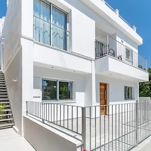  Apartament Kition - Location